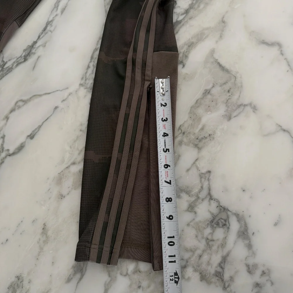 Mens Adidas Originals Camo Nylon Sweatpant, Size Small‎